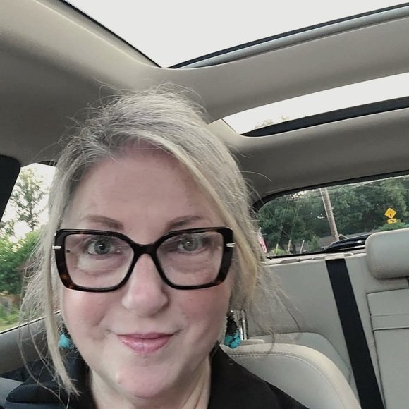 Meet your Posher, Cindy - Picture 1 of 1